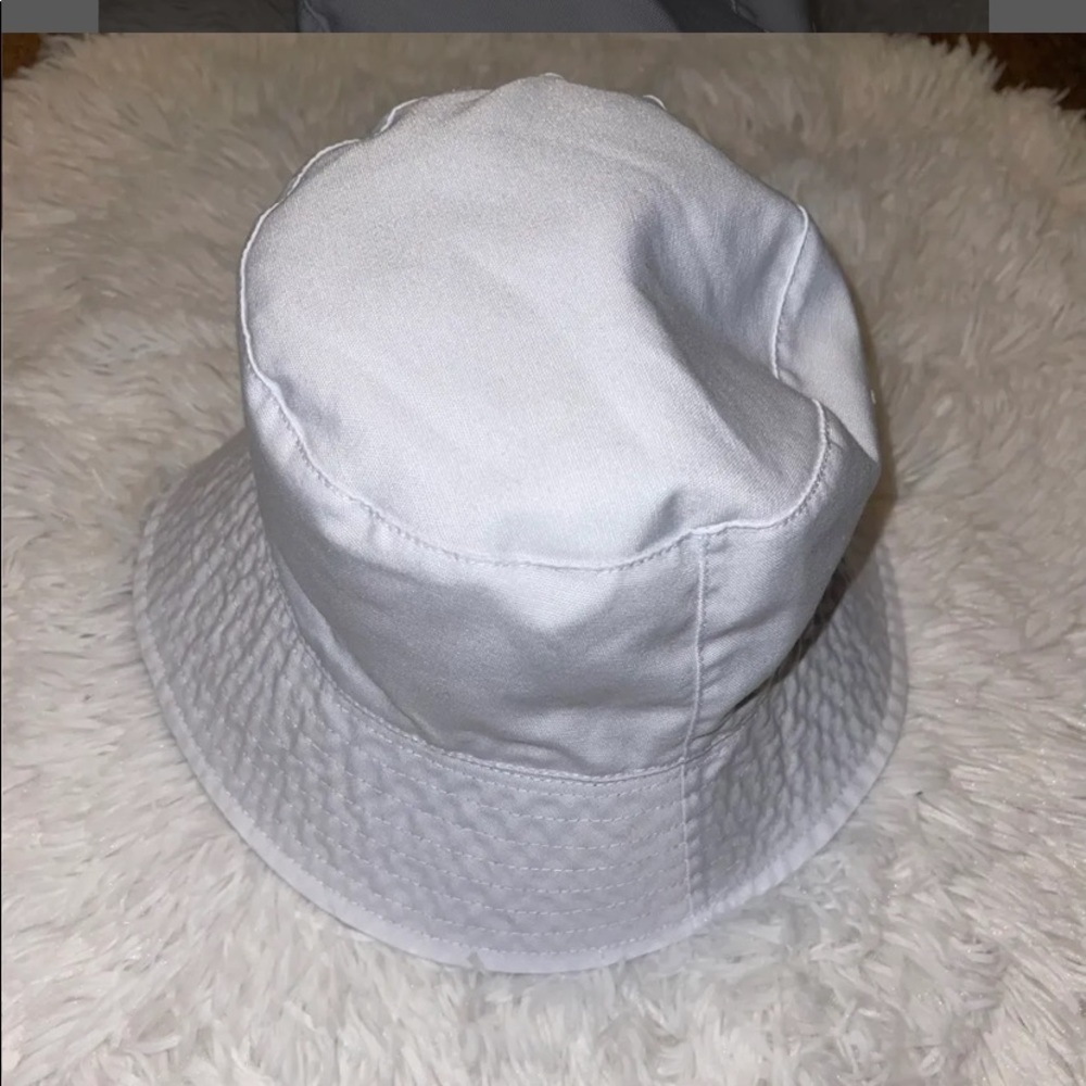 Alice and Oliva Reversible bucket rain or shine hat new with tags